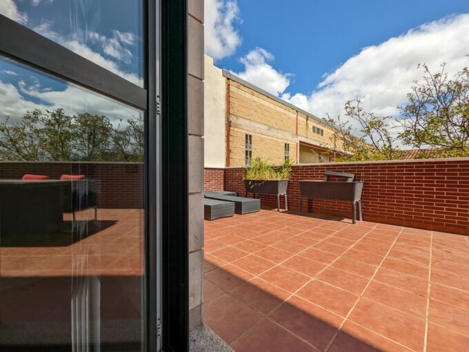 Imagen destacada de Casa / Chalet en venta en Entrena  con referencia C7576