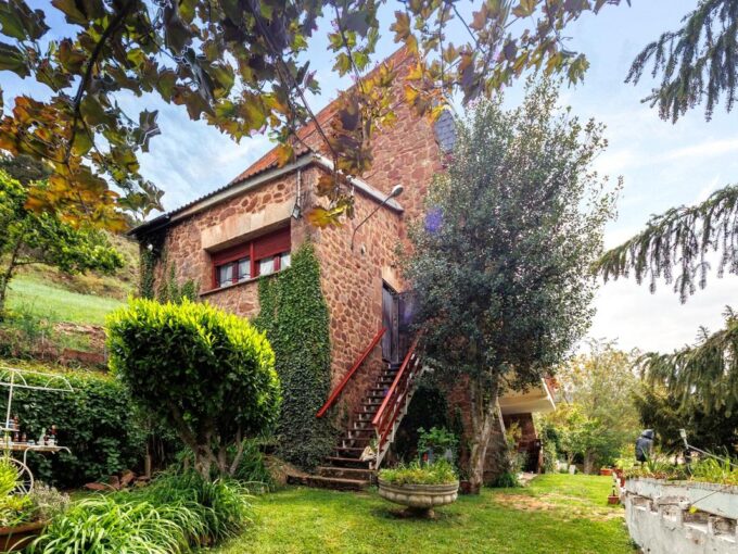 Imagen destacada de Casa / Chalet en venta en Pradoluengo  con referencia C6080