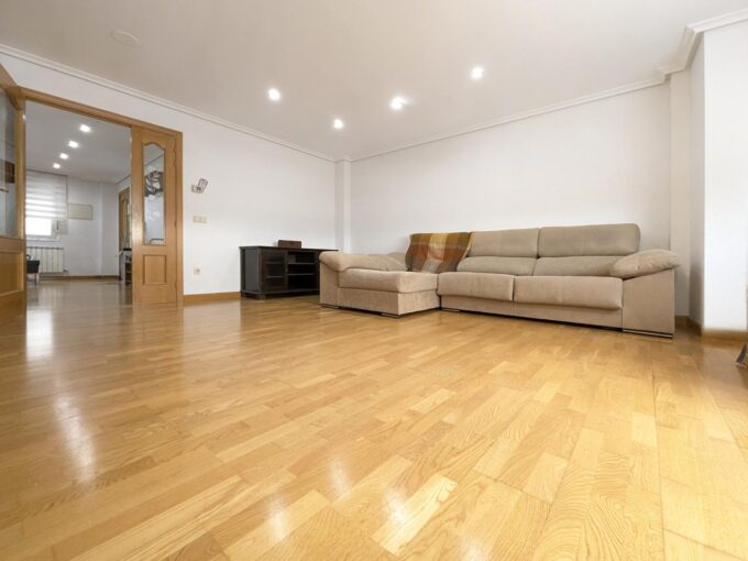 Imagen destacada de Piso en venta en Lardero  con referencia P40815