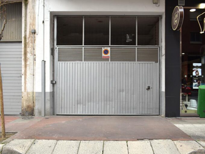 Imagen destacada de Plaza De Parking en alquiler en Logroño  con referencia AG0210