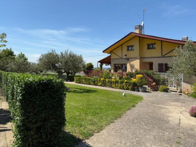 Imagen destacada de Casa / Chalet en venta en San Vicente de la Sonsierra  con referencia C3887